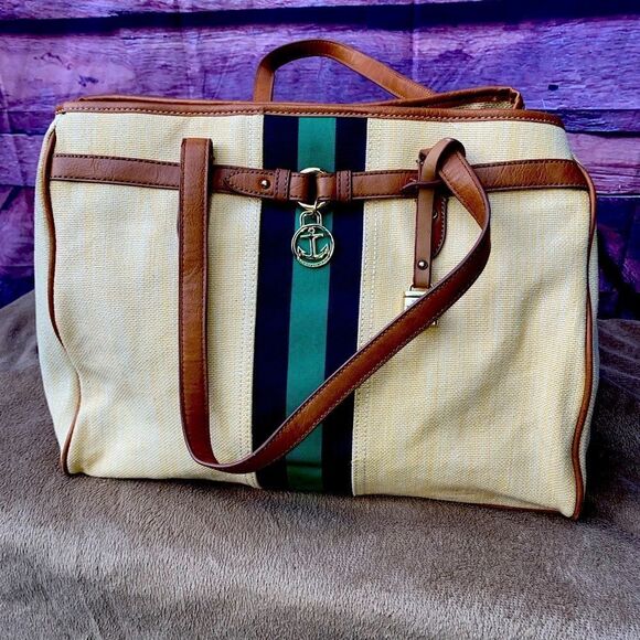 NWOT Tommy Hilfiger purse - Picture 2 of 7